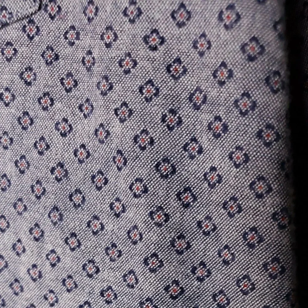 Banana Republic Standard Fit grey Long Sleeve diamond print button down large